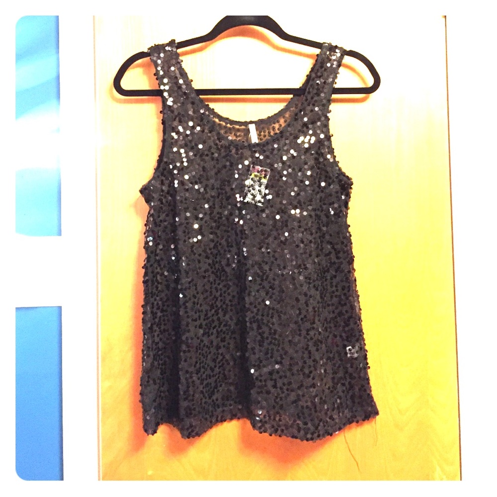 DONATED New w/ tags! Sequined tank top!