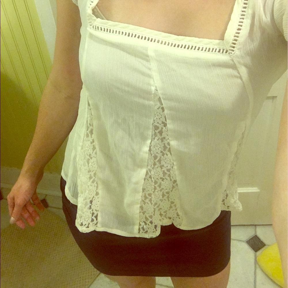 ⭐️ SOLD ⭐️ Rue 21 top - Picture 2 of 3