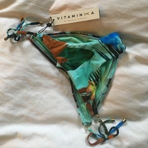 Vitamin A Celebrity String Bottom 8/med