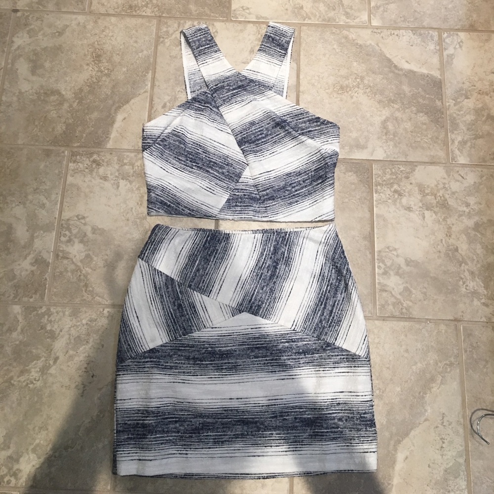 JOA matching top and shirt set Medium