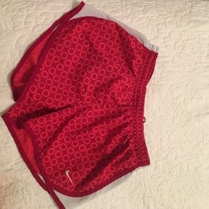 Kids Nike sei-fit patterned shorts