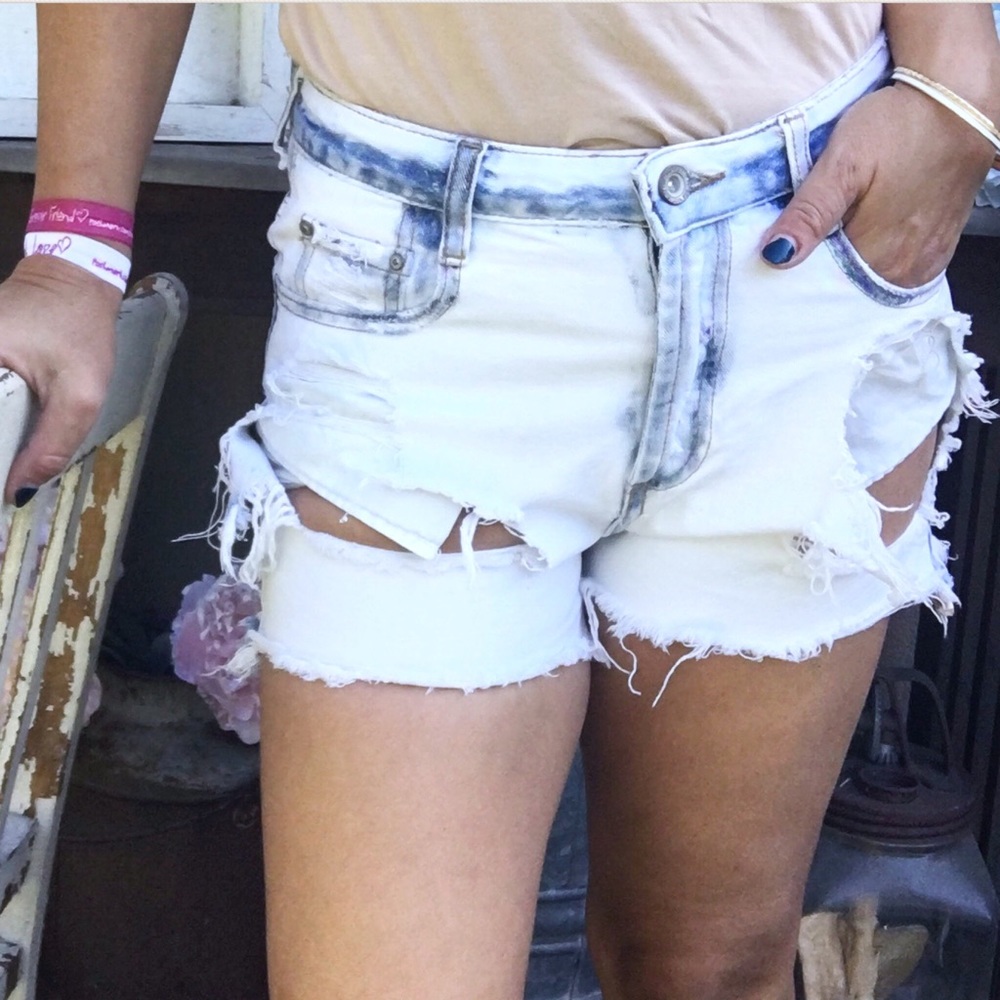 DESTROYED Zara High Waist Bleached 5 Pocket Shorts