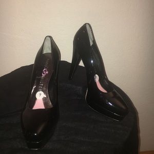 Paris Hilton Black heels pink bottoms