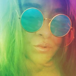 Meet your Posher, Chastity