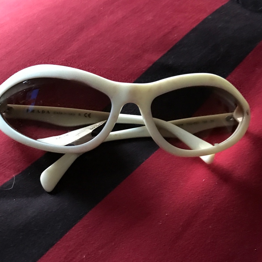 Prada sun glasses