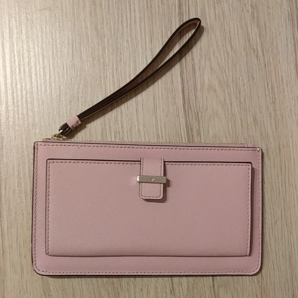 Kate Spade Karolina Wristlet