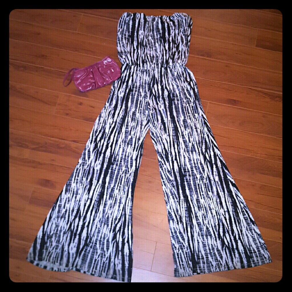 Black and white jumper!!! Offers accepted!