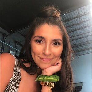 Meet your Posher, Elena