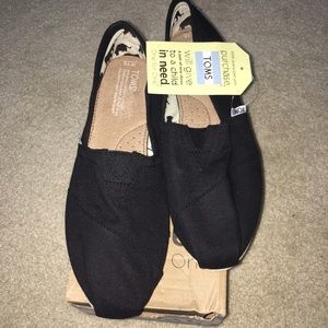 Brand New black Toms