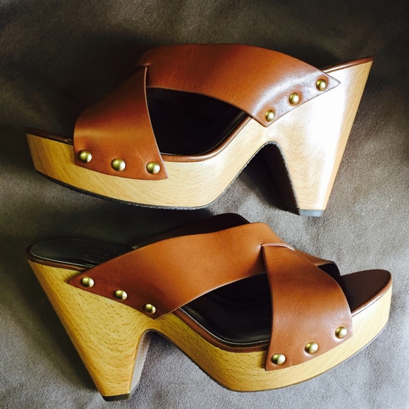 Jessica Simpson Shoes - Jessica Simpson Platforms 9 Brown sandals studs