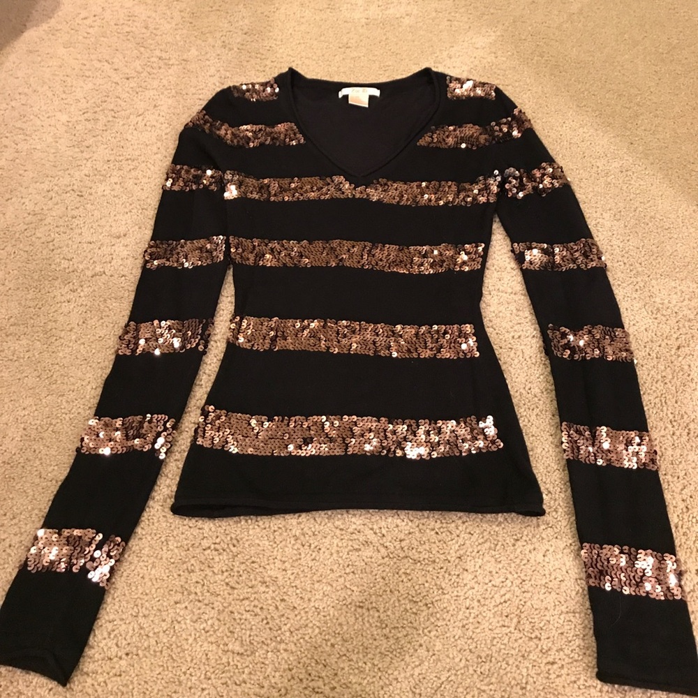 Black stretchy sweater with copper sequin design