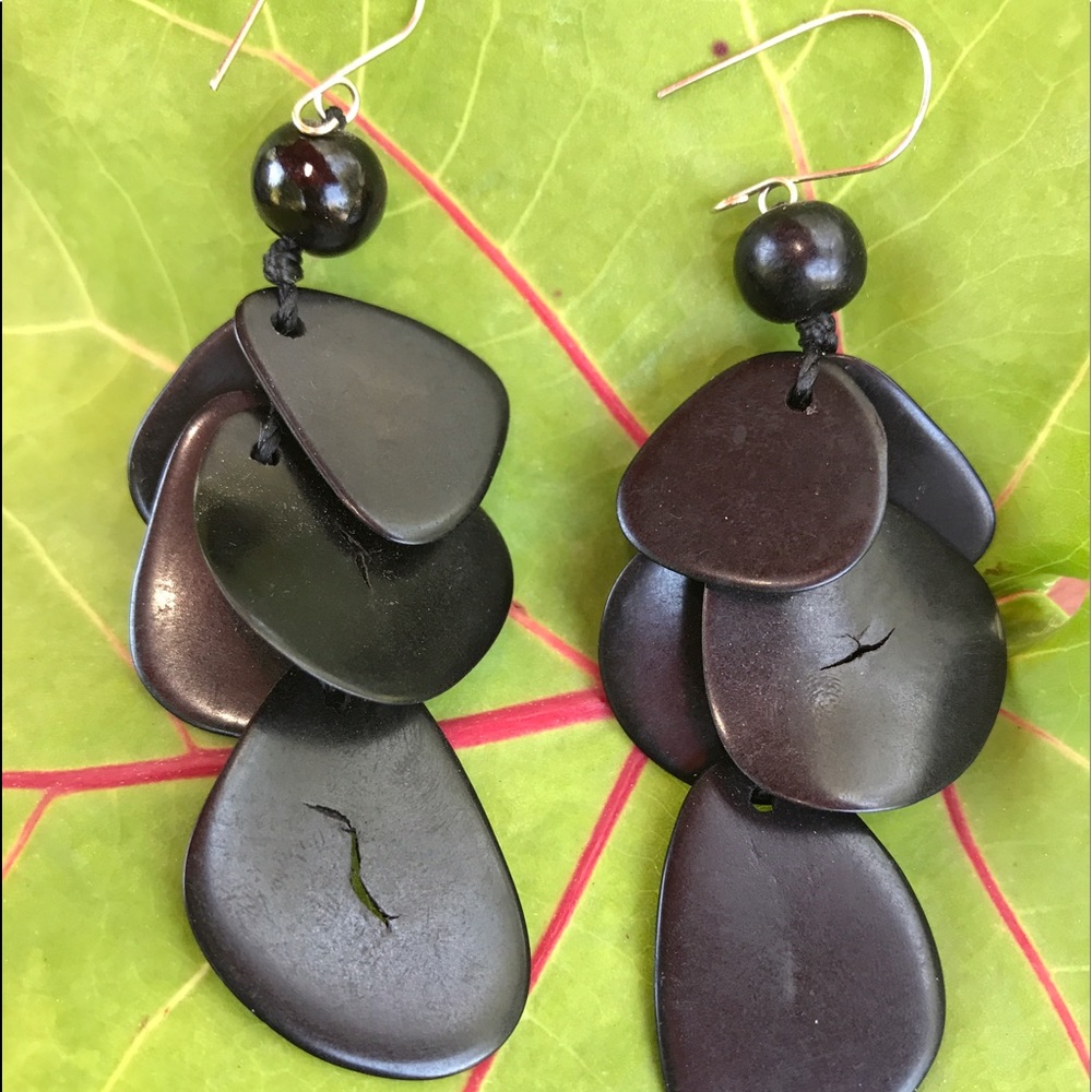 Natural pumpkinseed earrings brown