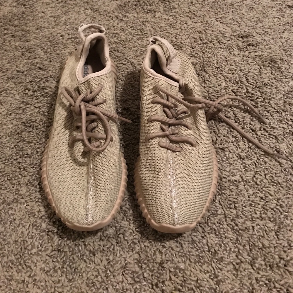Tan Canvas sneaker