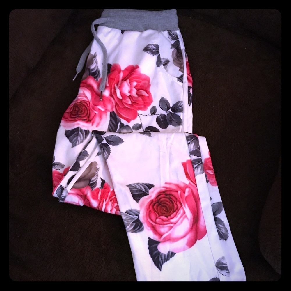Super cute floral jogger pants