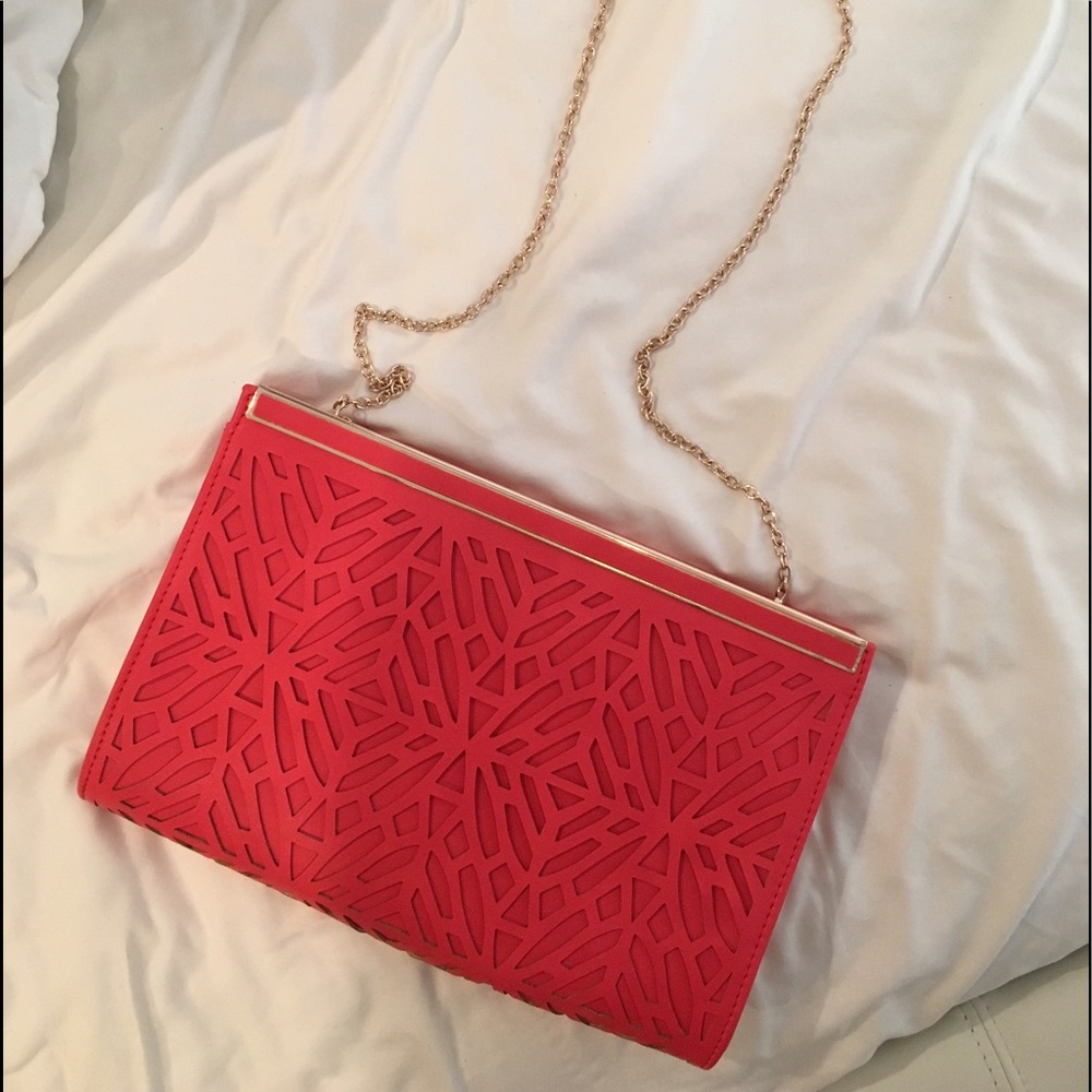 Fire red gold chain cross-body purse