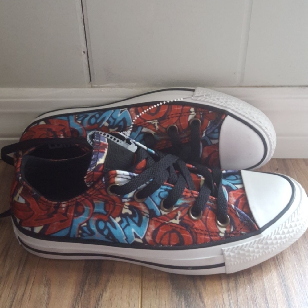 NWOT Converse ALL Star Graffiti Shoe