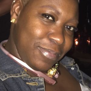 Meet your Posher, Tee