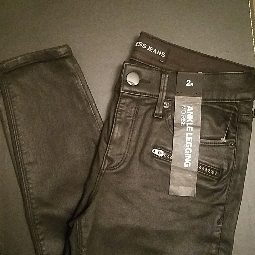 New! EXPRESS coated legging jeans