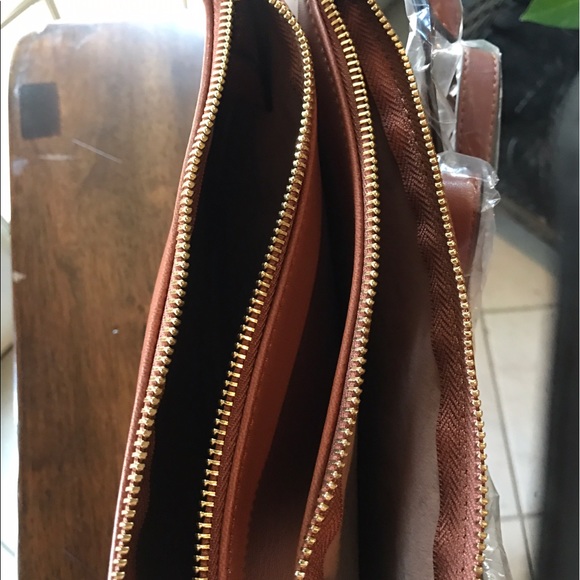 Old Navy crossbody bag - Picture 3 of 3