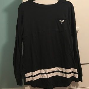 Longsleeve shirt sequence on the back