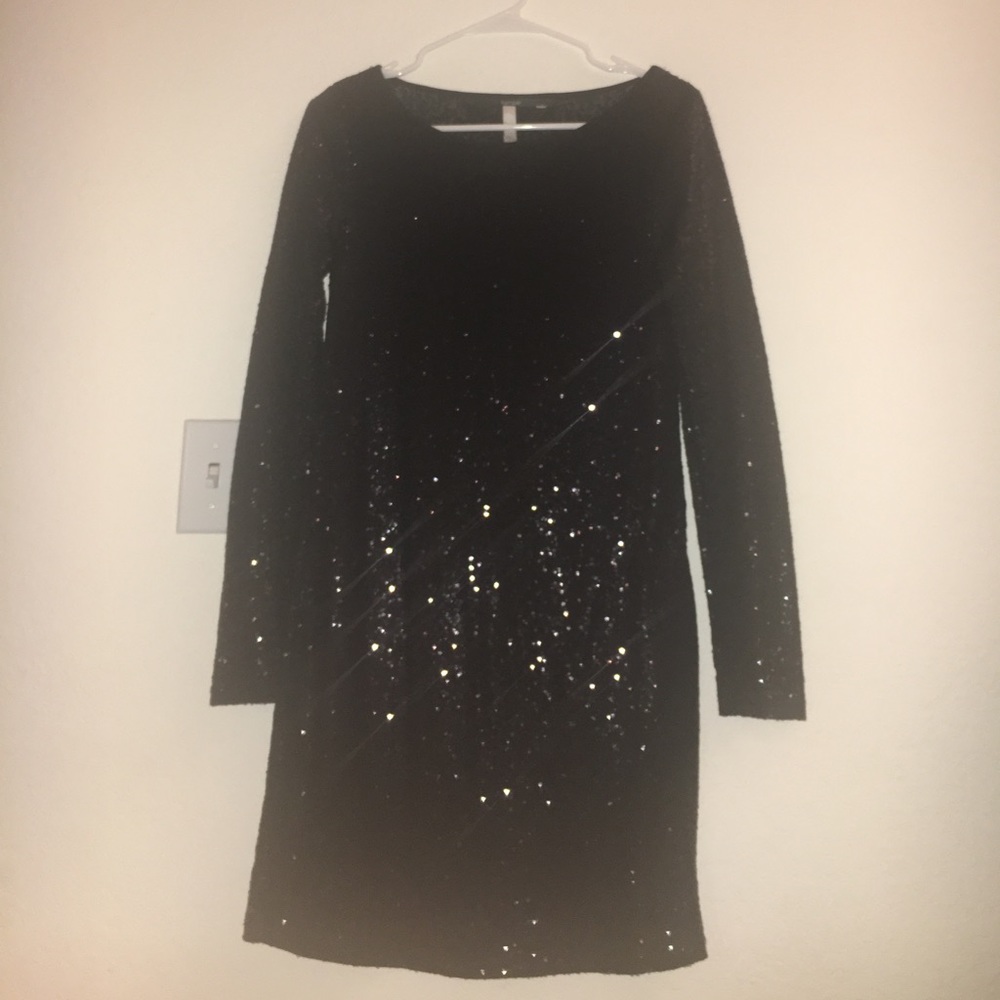 Black sequins longsleeve