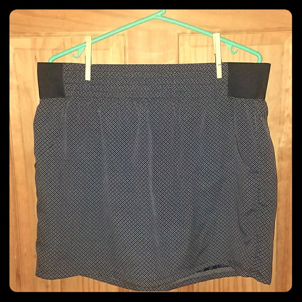 Gap skirt