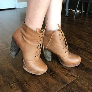 ⭐️Moving Sale!⭐️ Steve Madden Brown Platform Heels