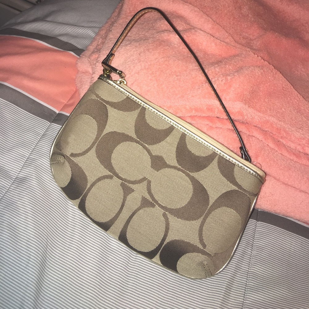 PRICE REDUCED!! Coach wristlet - Picture 3 of 4