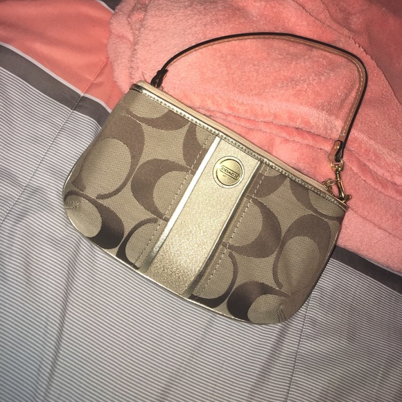 PRICE REDUCED!! Coach wristlet - Picture 2 of 4