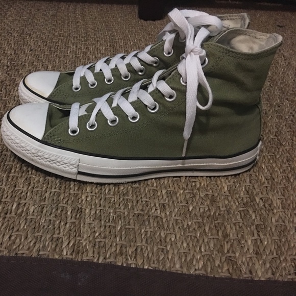 Converse Shoes Converse Hitops Army Green Womans 9 Mens Converse Shoes Converse Hitops Army Green Womans 9 Mens