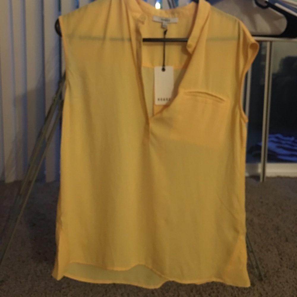 Woman's sleeveless yell blouse. Medium by RO&DE