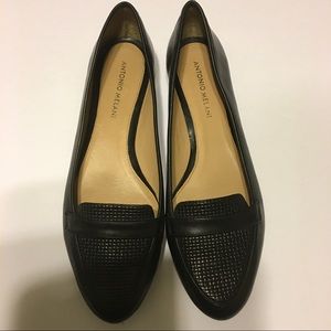 Antonio Melani black leather flats