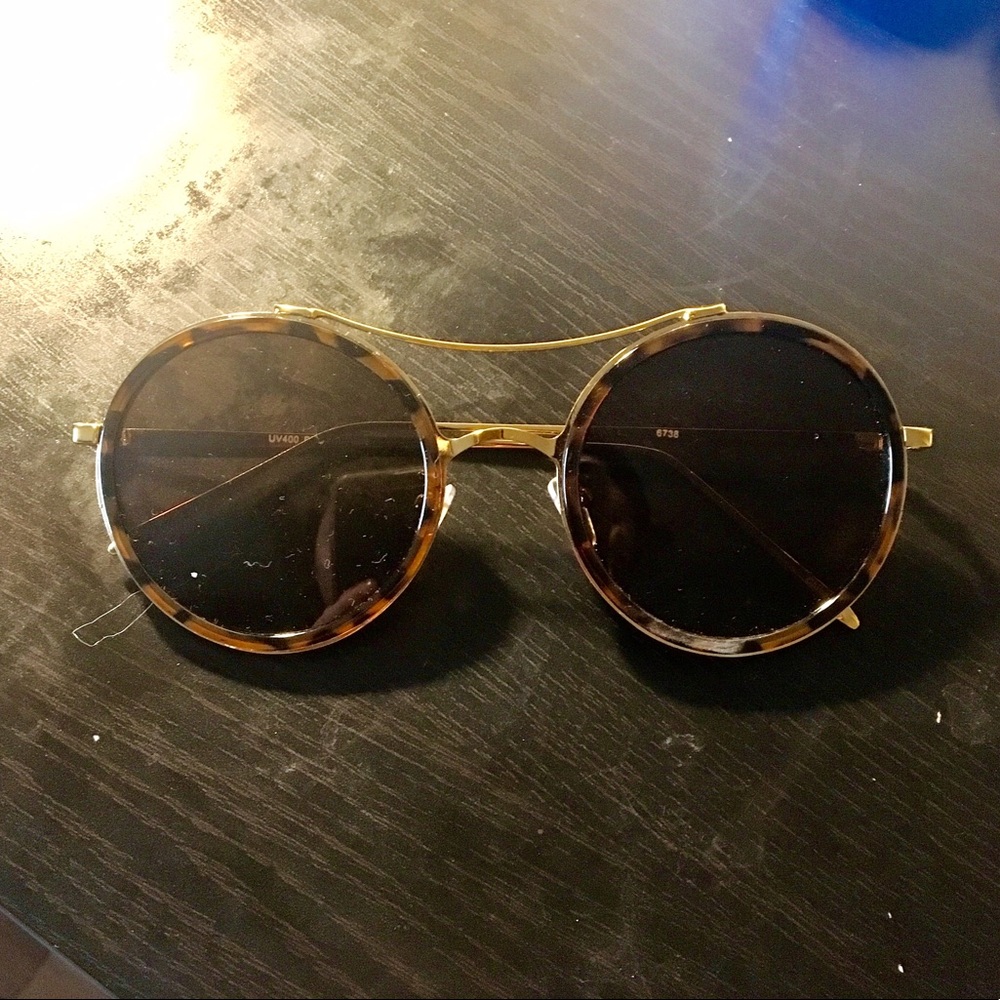 NWT ZEROUV Popular Circle Tortoise Sunnies