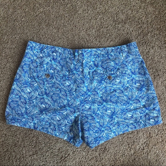 Gorgeous GAP Blue Leaf Print Shorts - Picture 2 of 4