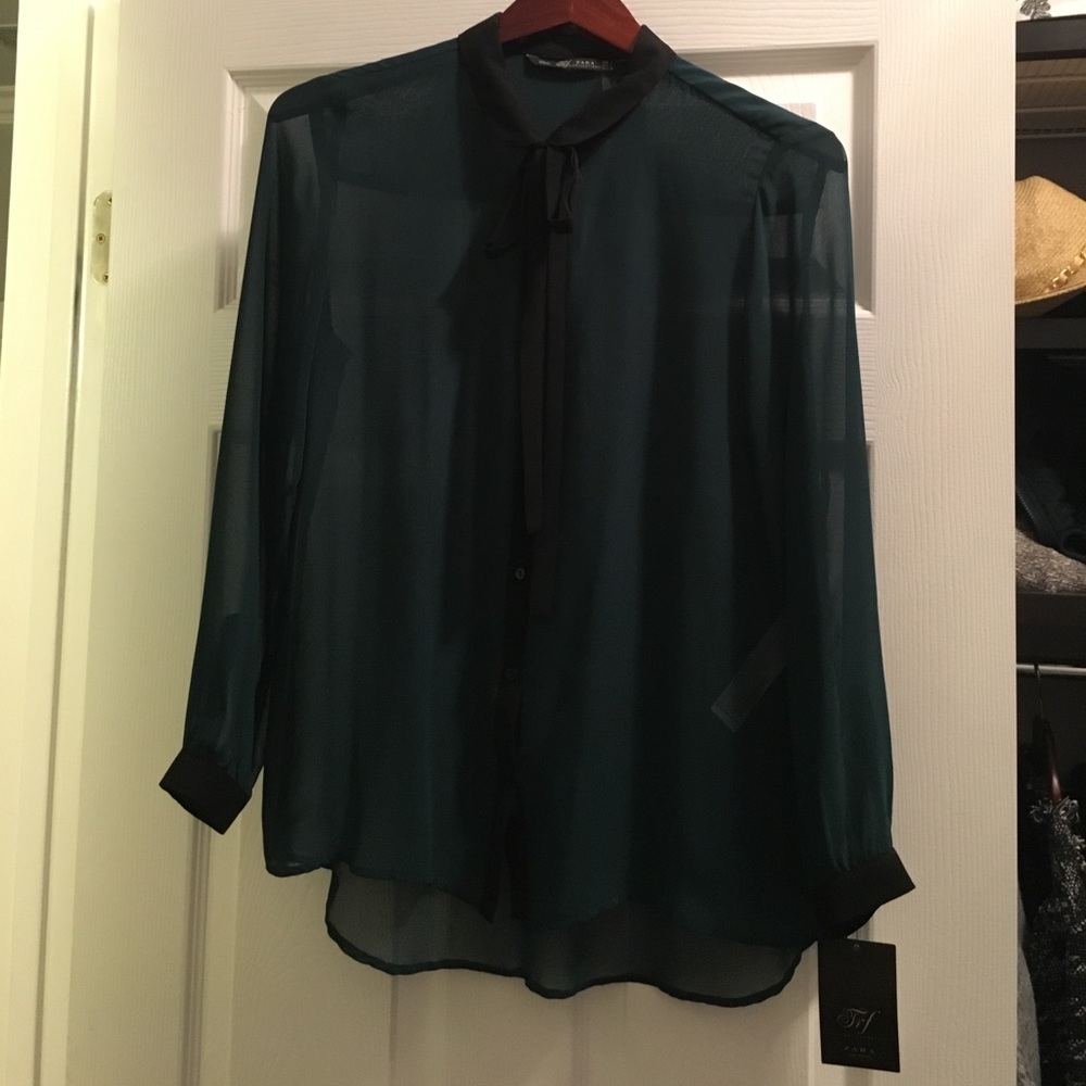 New Zara Green Bow front Blouse