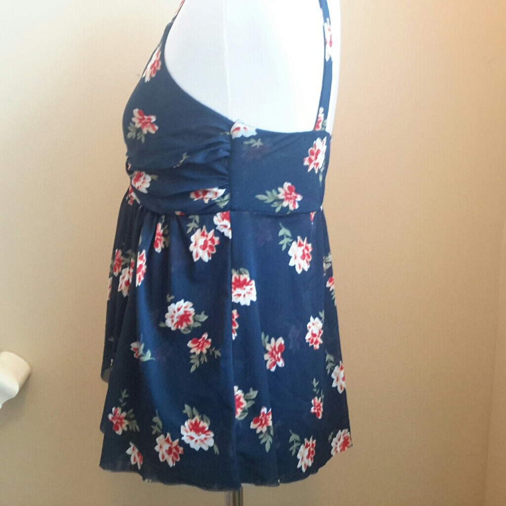 Cute Flowy Express Top - Picture 3 of 4