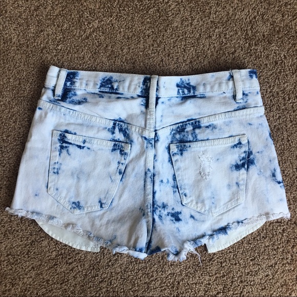 FINAL SALE Forever 21 Hi-Rise Jean Cut-off Shorts - Picture 2 of 4