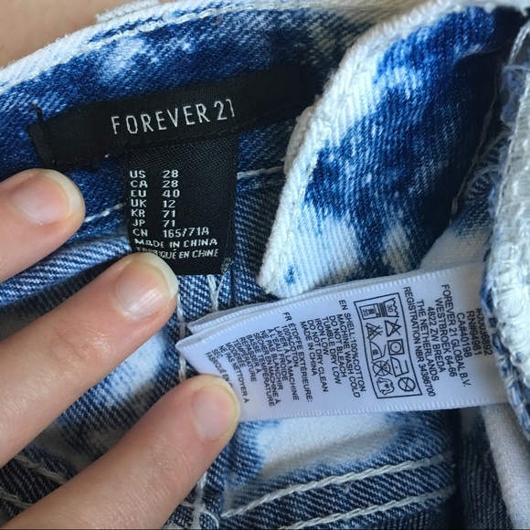 FINAL SALE Forever 21 Hi-Rise Jean Cut-off Shorts - Picture 3 of 4