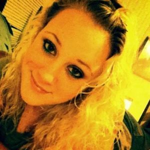 Meet your Posher, Courtney