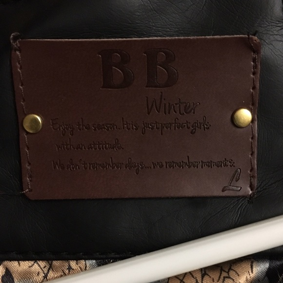 Black faux leather jacket! - Picture 4 of 4