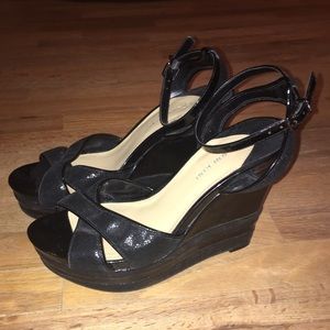 Gianni Bini Black Wedge Sandals 10