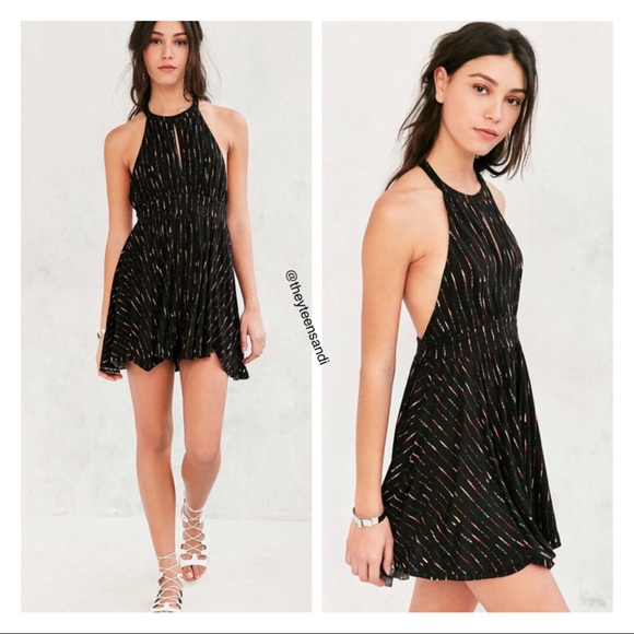 Urban Outfitters Ecote Deep Keyhole Pattern Romper - Picture 2 of 3