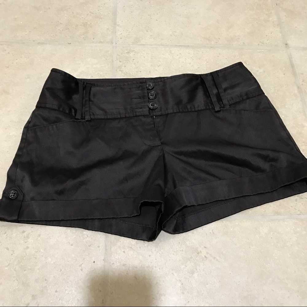 Brown cuffed shorts