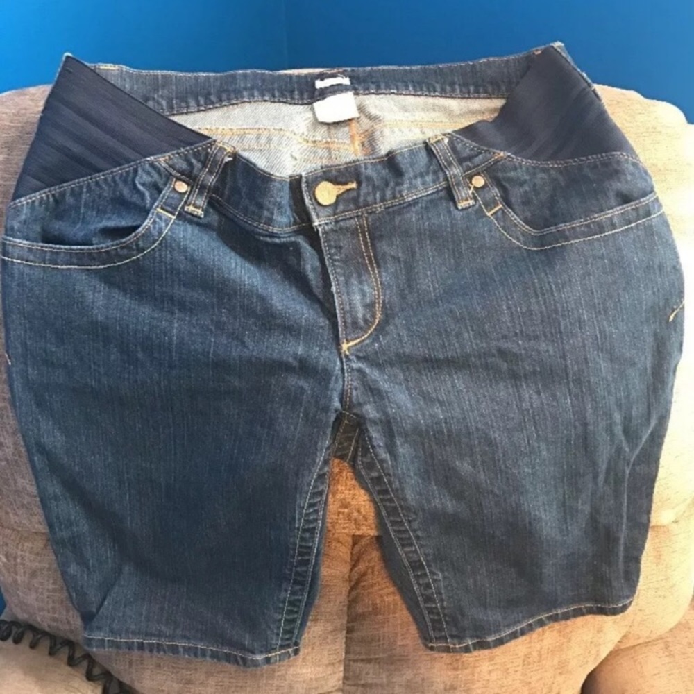Old navy maternity shorts