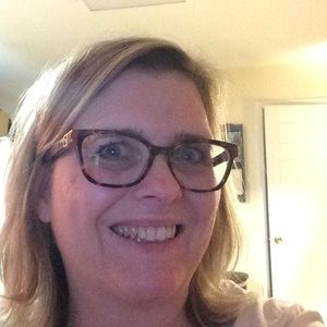 Meet your Posher, Roxanne