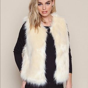 STEVE MADDEN Faux Fur Patch Vest