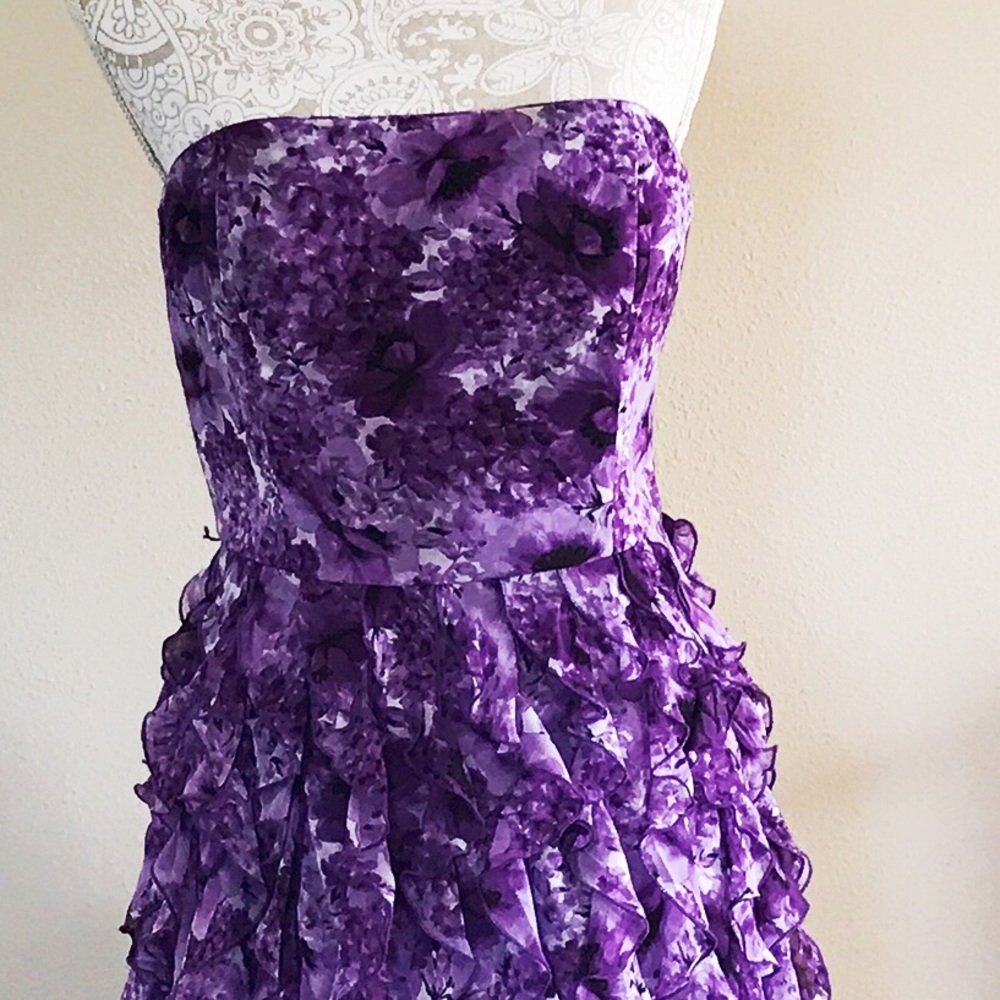 White House Black Market ruffled dress - Picture 3 of 4