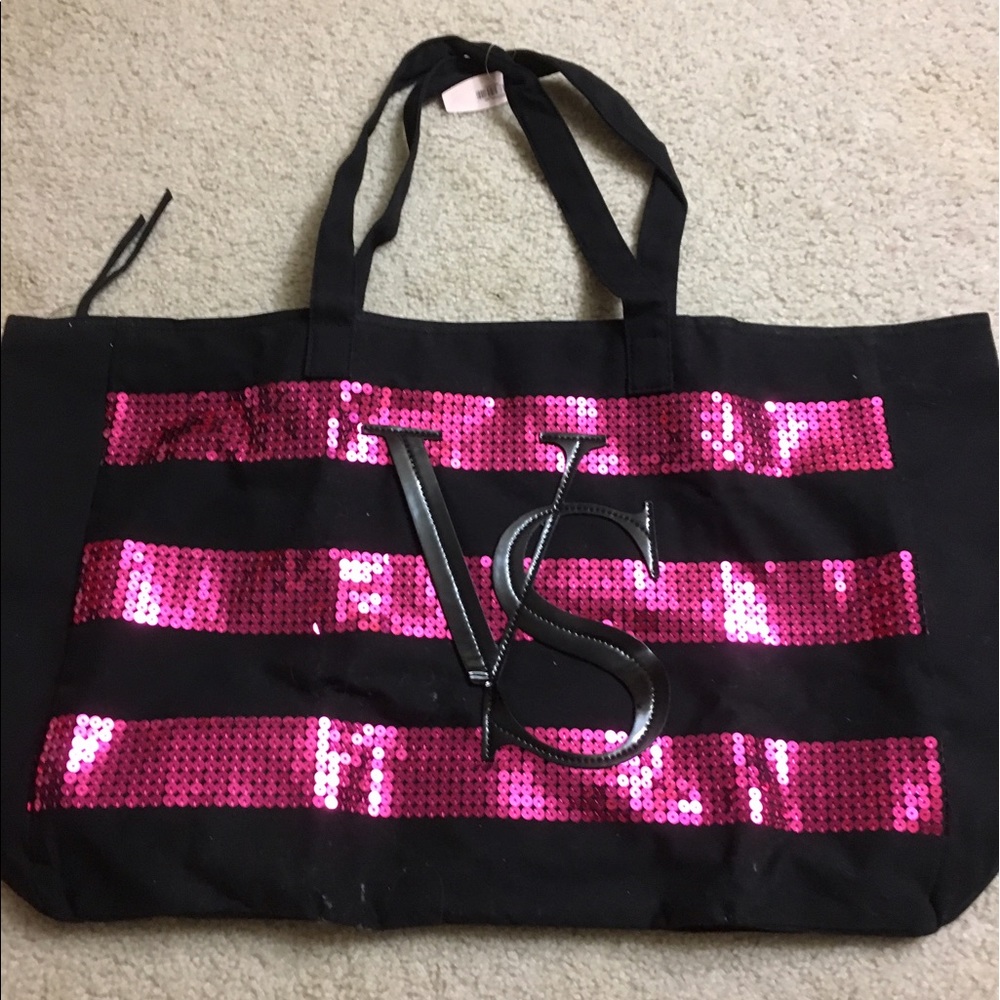 Big Victoria's Secret tote!