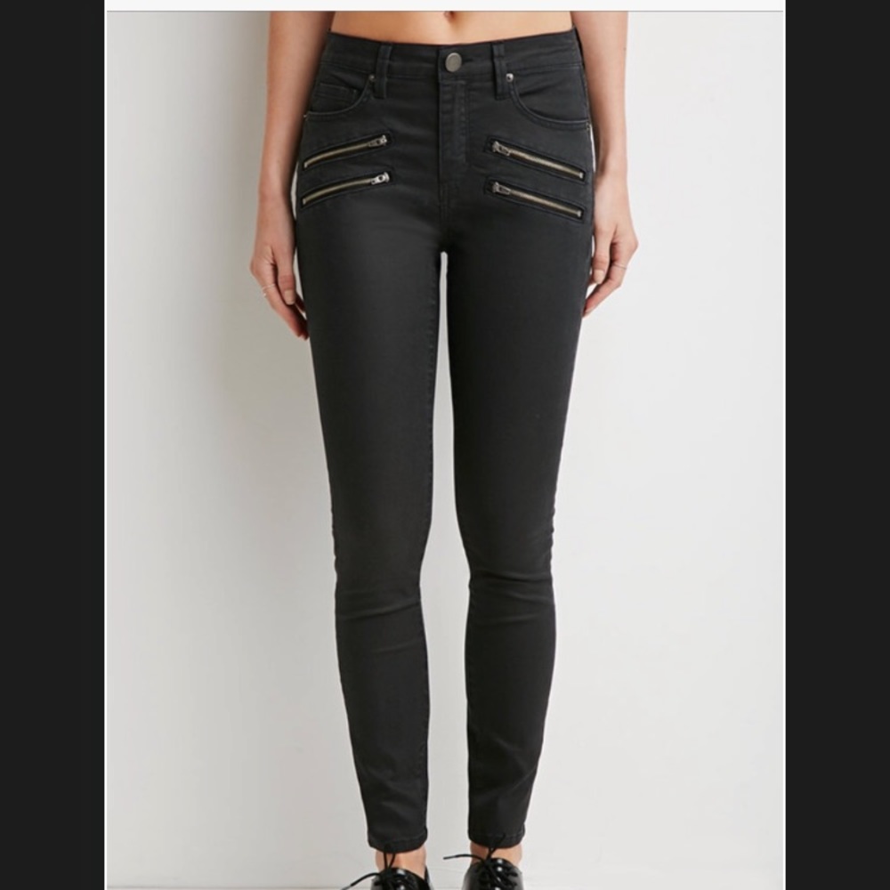 NWOT Forever 21 zipper black skinny jeans