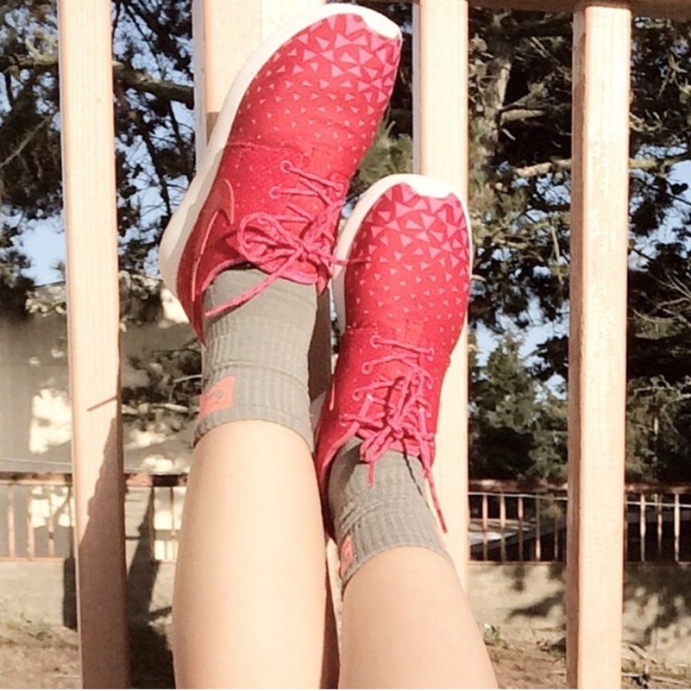Pink Nike Roshe
